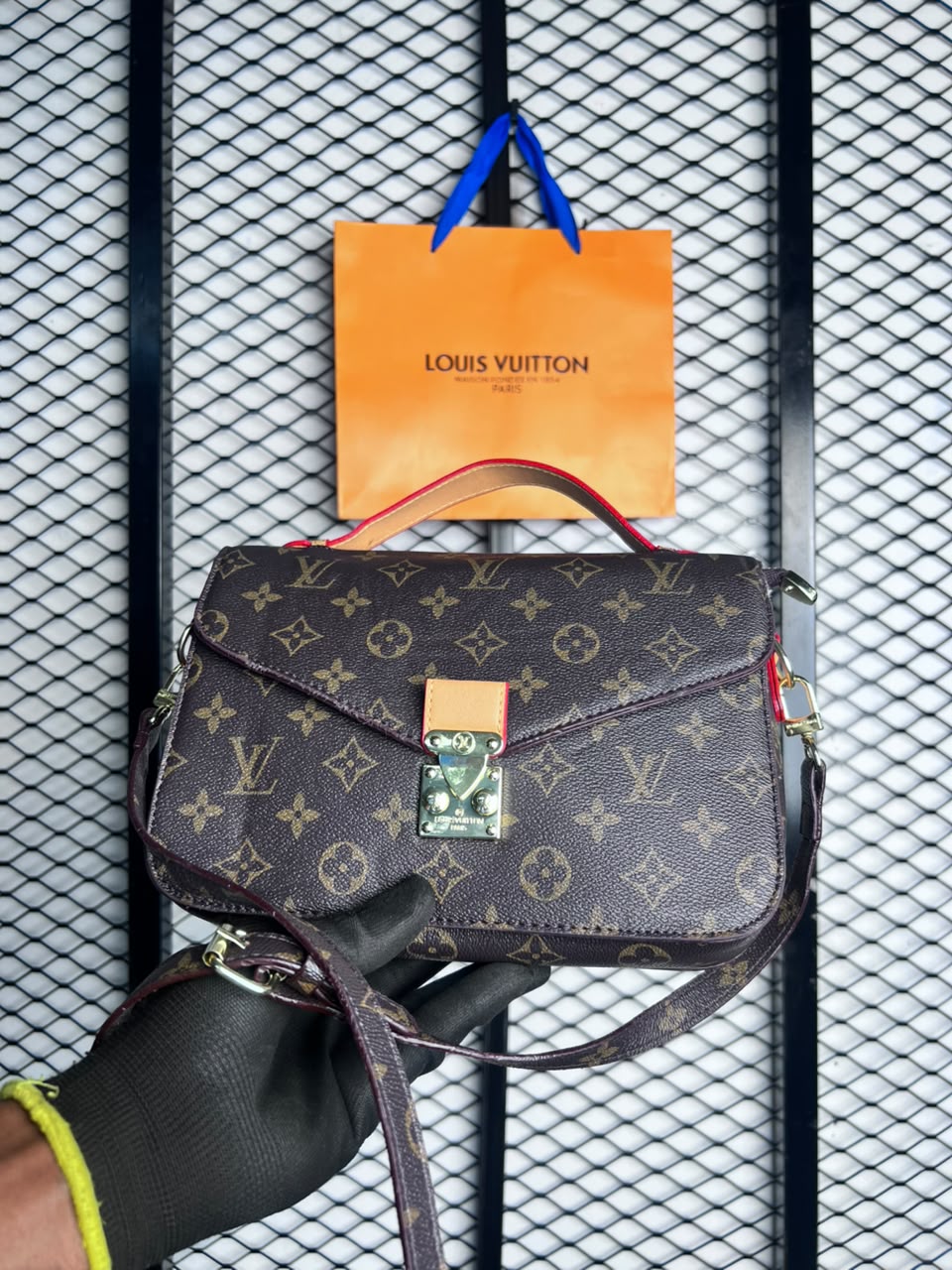 LV Damier Ebene Metis
